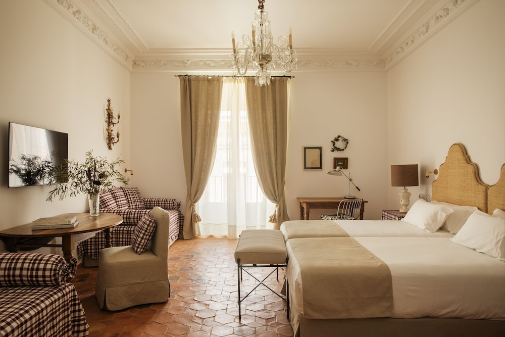 Deluxe Room - Photo 7