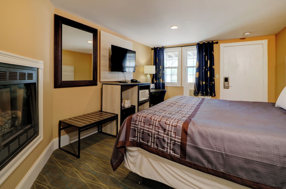 Deluxe King Room photo 3