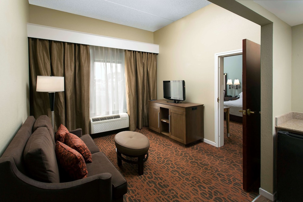 Standard Suite, 2 Queen Beds, Non Smoking - Photo 1