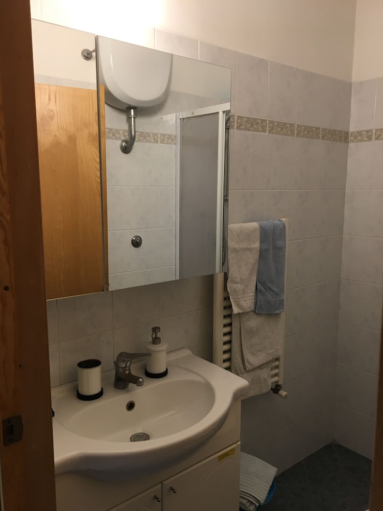 Basic Double Room photo 2