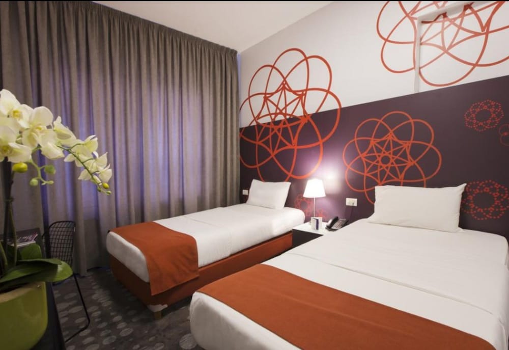 Premium Twin room - Photo 3