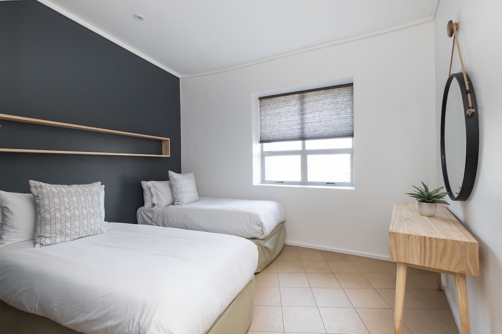 Comfort Apartment, 3 Bedrooms, Canal View, Beachfront photo 3