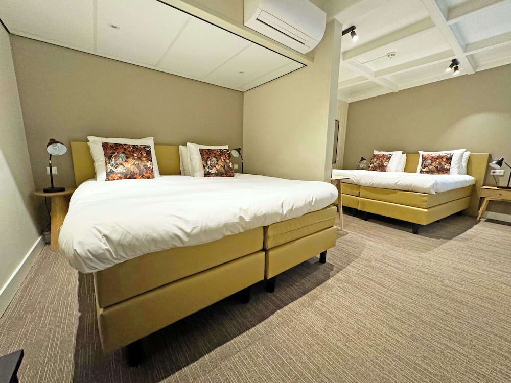 Standard Room, Multiple Beds, Non Smoking - Photo 1