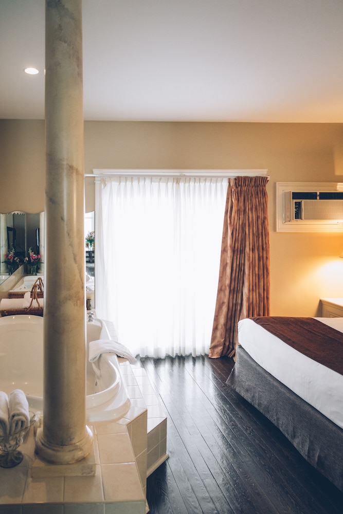 Romantic Suite, 1 King Bed - Photo 4