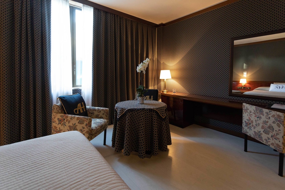 Superior Triple Room photo 3