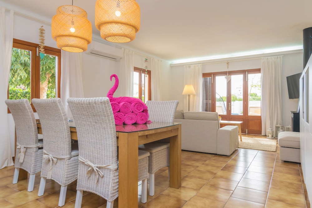 Villa photo 3