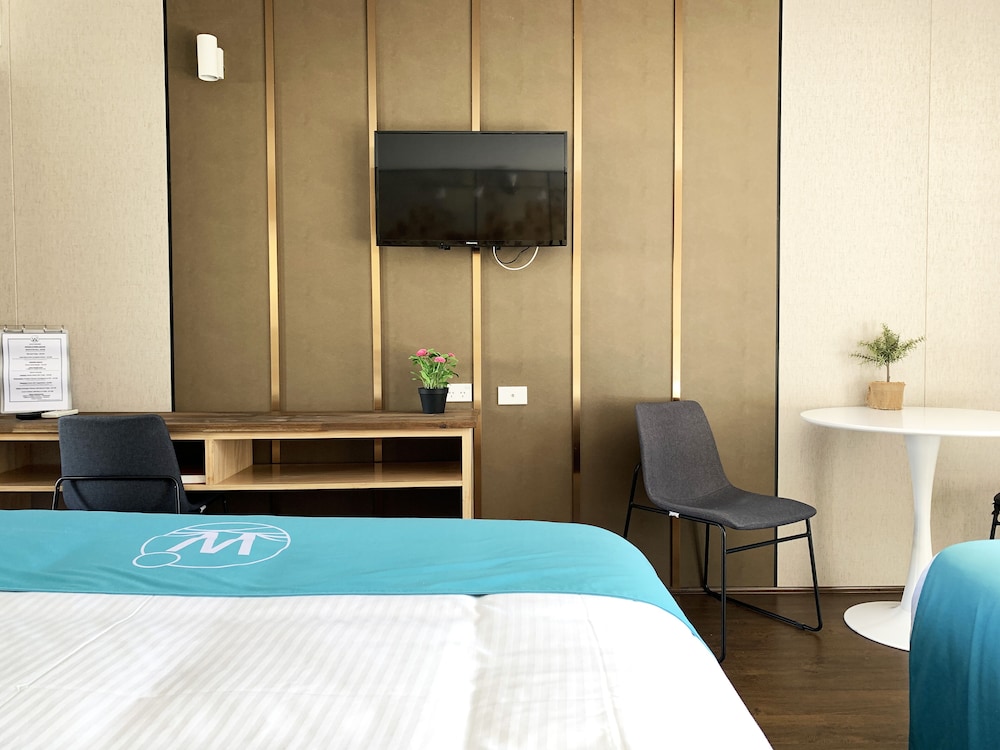 Design Double Room, Pool View photo 3