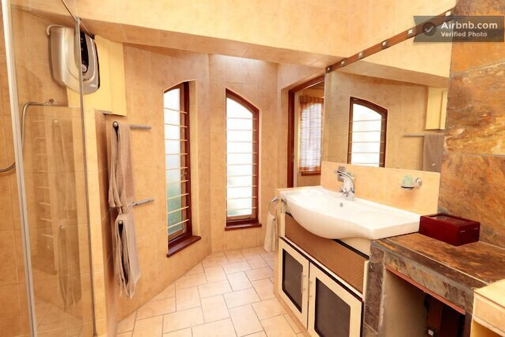 Deck Double En Suite (2 Bed/R,1bath/R) photo 3