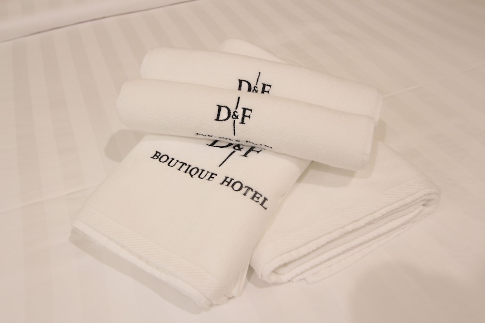 Deluxe Room - Photo 7