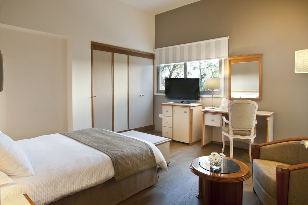 Superior Single Room, Garden View