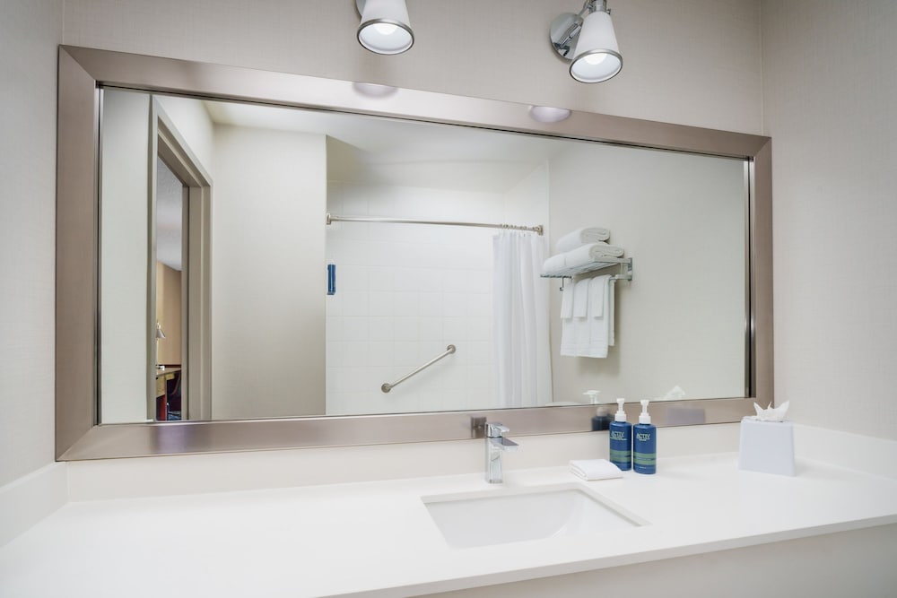 Executive Suite, 1 Bedroom - Photo 6