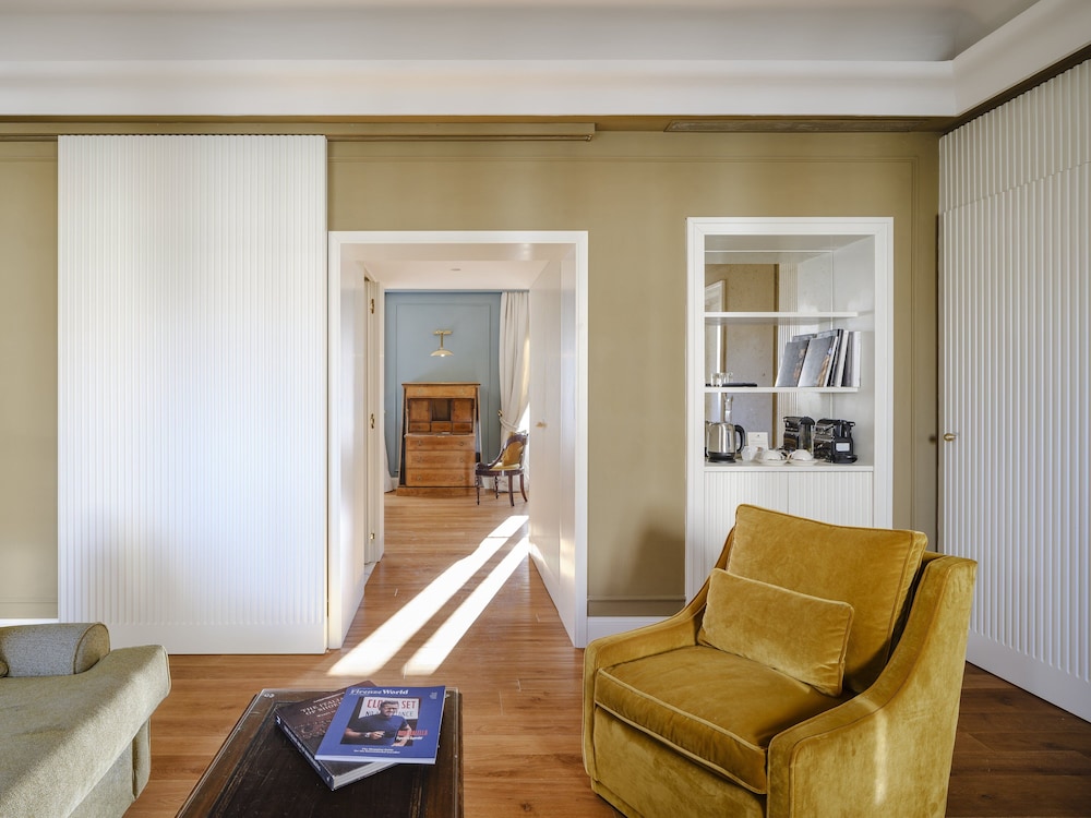 Penthouse Suite thumbnail 6