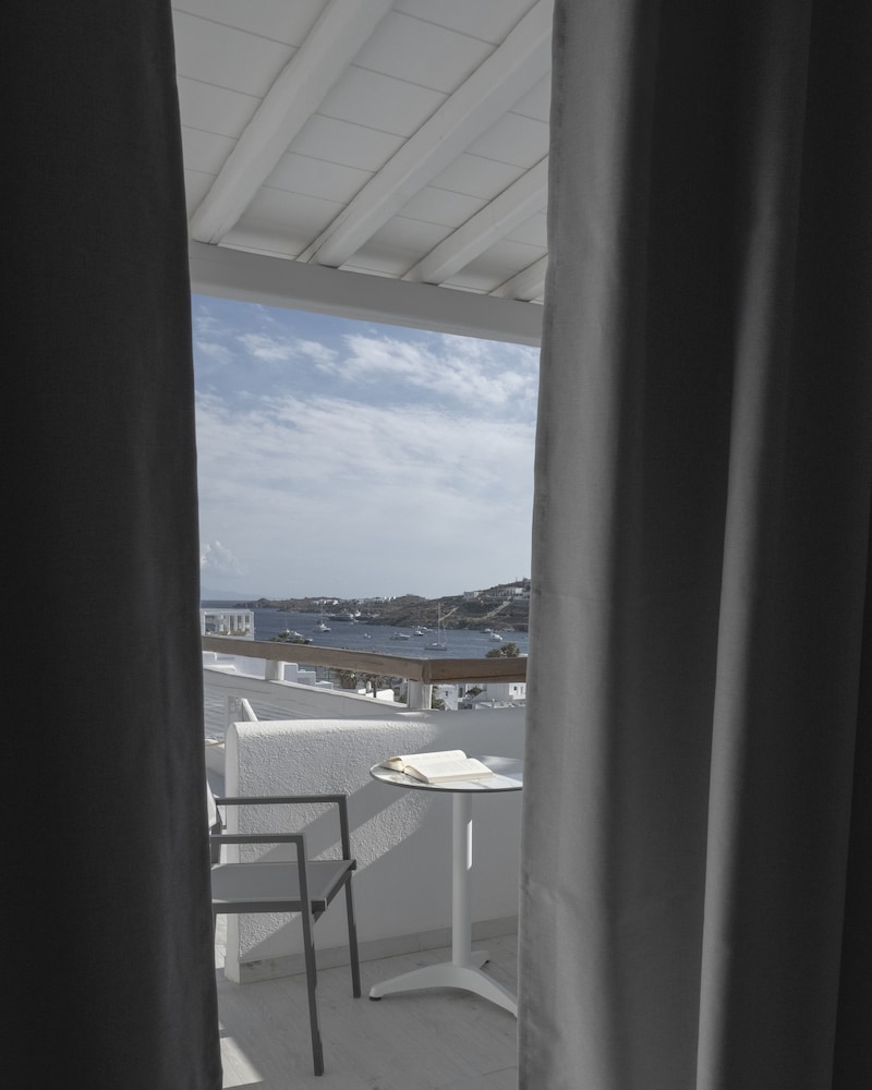 Divine Double, Sea/Pool View - Photo 4