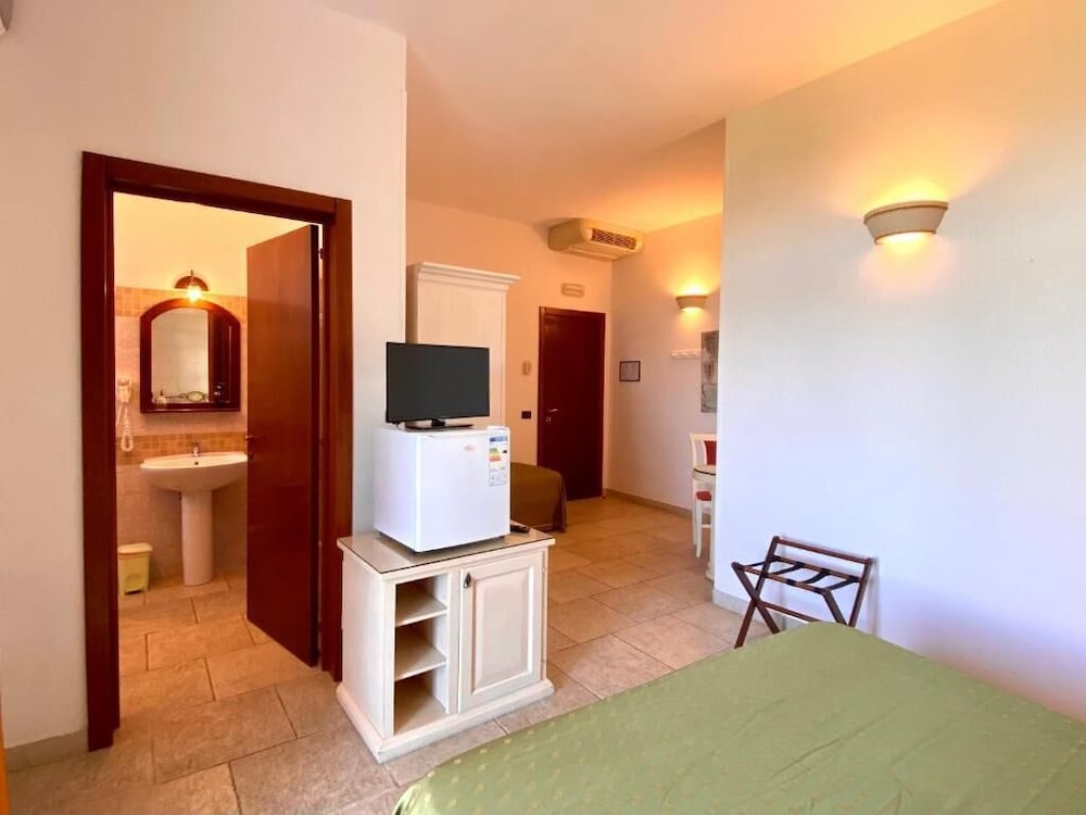 Comfort Triple Room photo 3