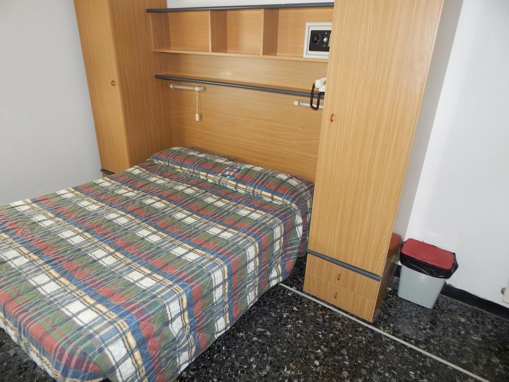 Standard Double Room - Photo 5
