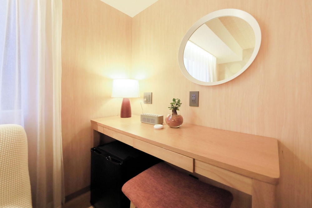 Moderate Queen Room, Non Smoking - Photo 5