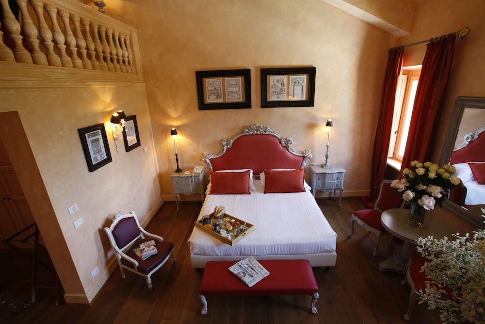 Deluxe Room (with mezzanine) photo 2