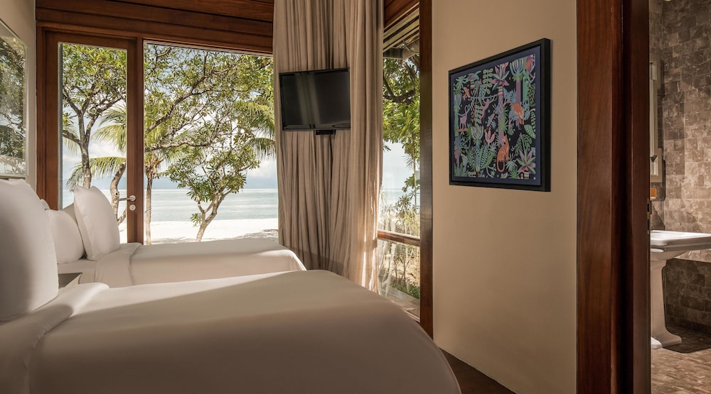 Family Beach Villa with Plunge Pool - Photo 3