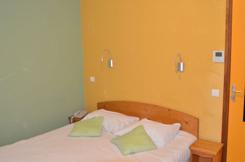 Standard Room, 1 Queen Bed, Non Smoking
