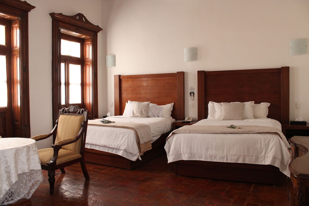 Master Suite with Balcony photo 2