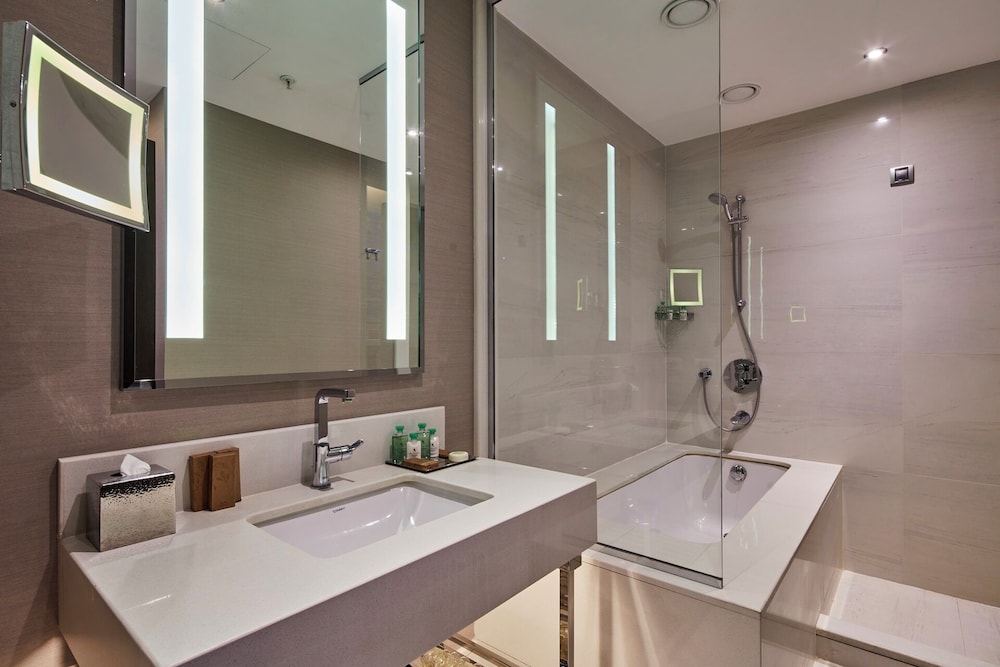 Junior Suite, 1 Queen Bed