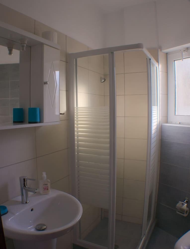 Twin Room (No Balcony) photo 2