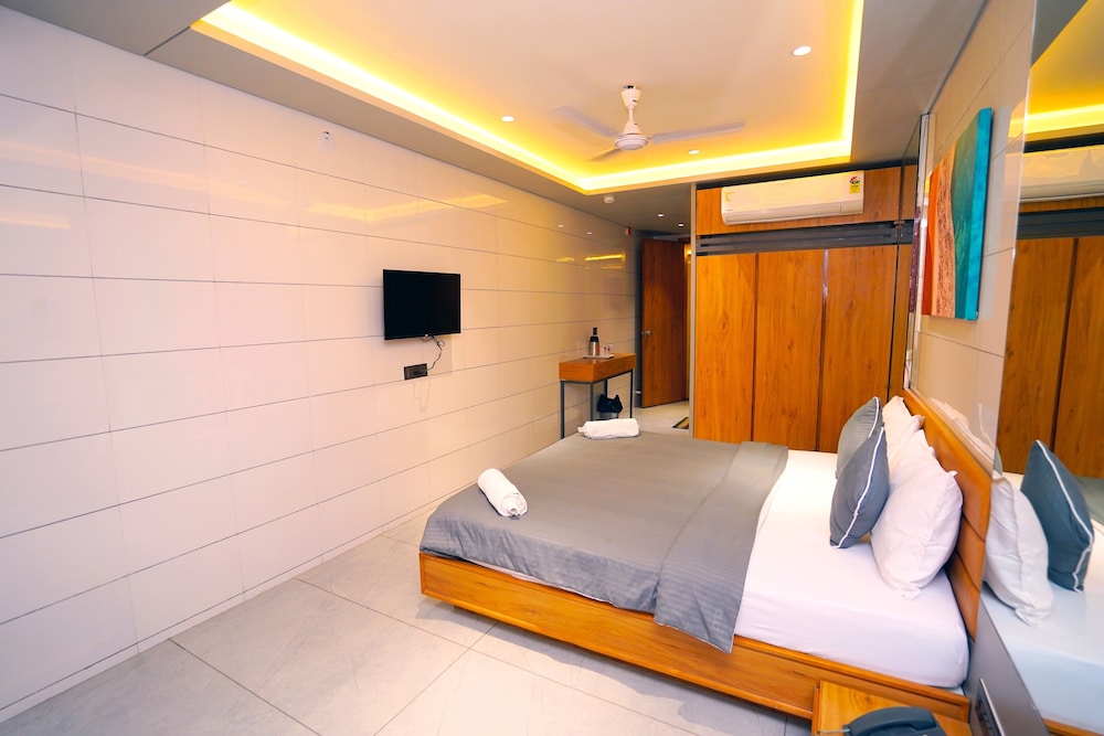 Deluxe Room - Photo 2