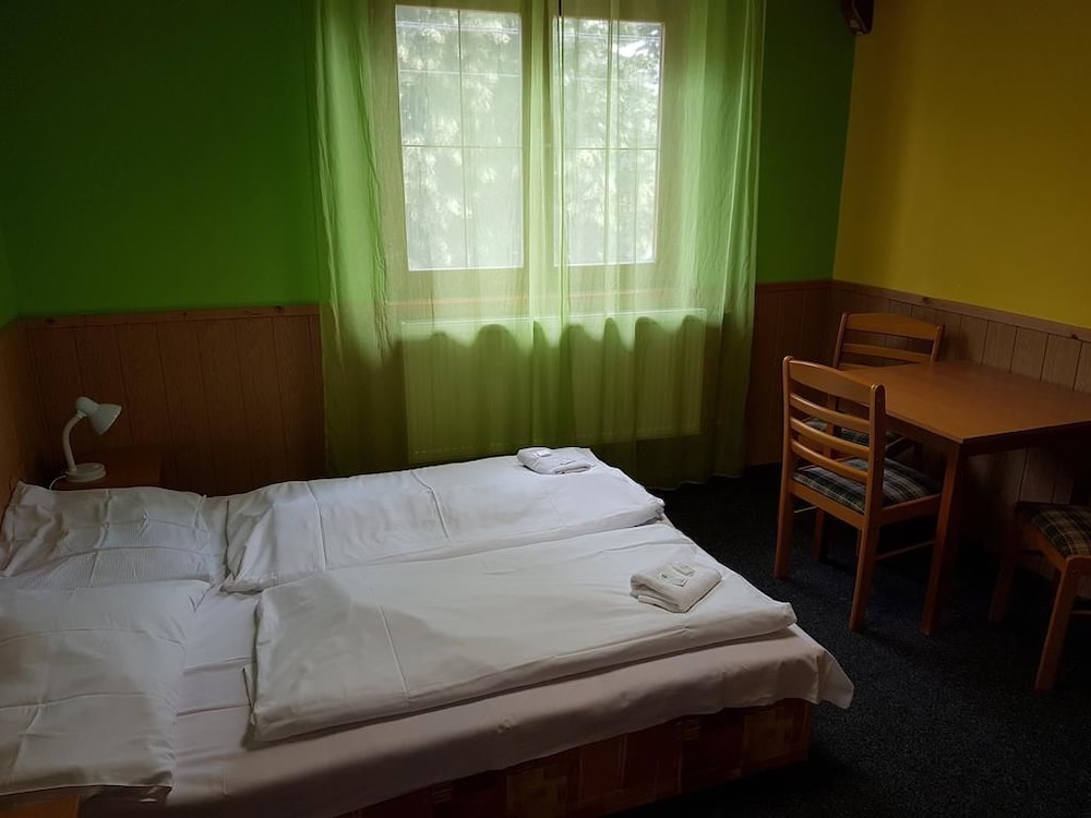 Standard Room, 2 Twin Beds - Photo 1