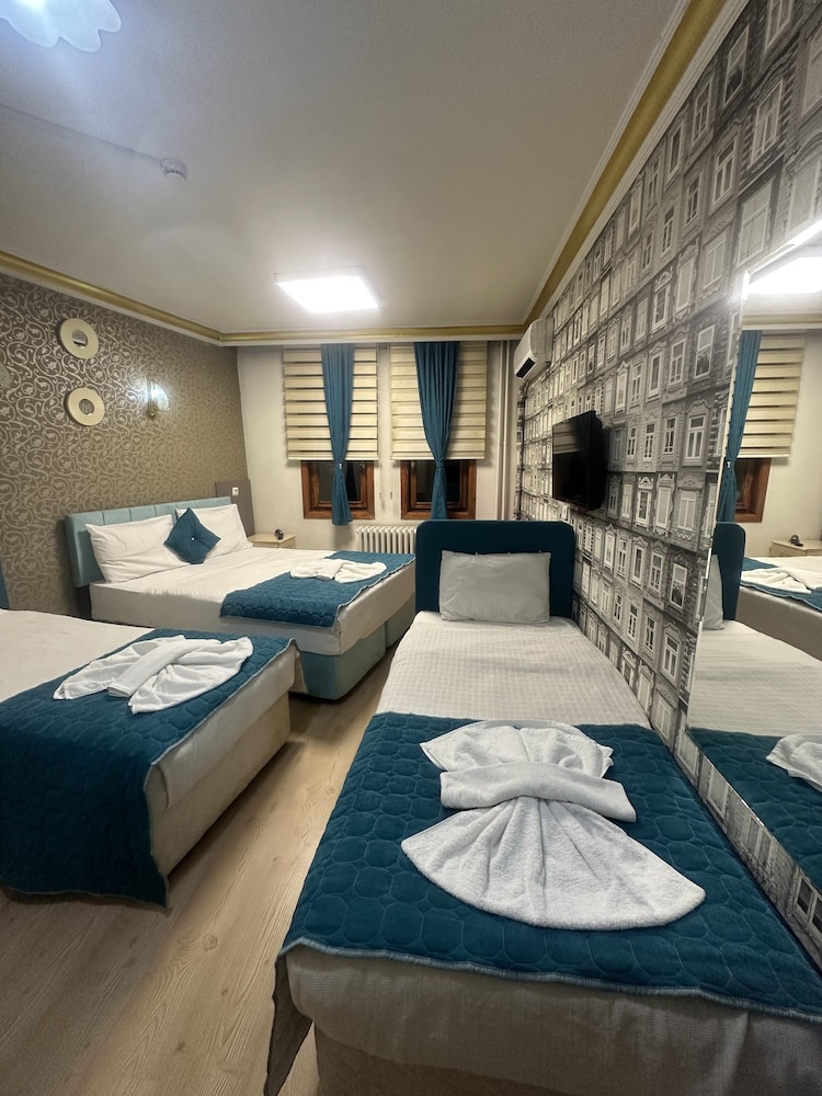 Family Quadruple Room photo 2