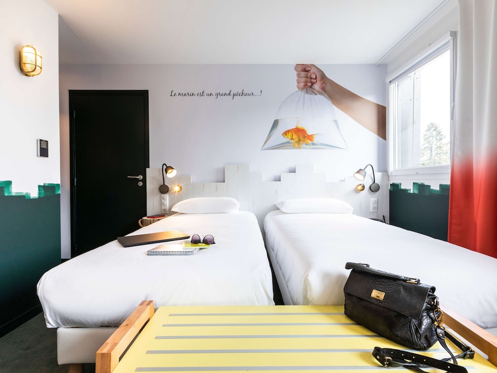 Standard Room, 2 Twin Beds - Photo 2