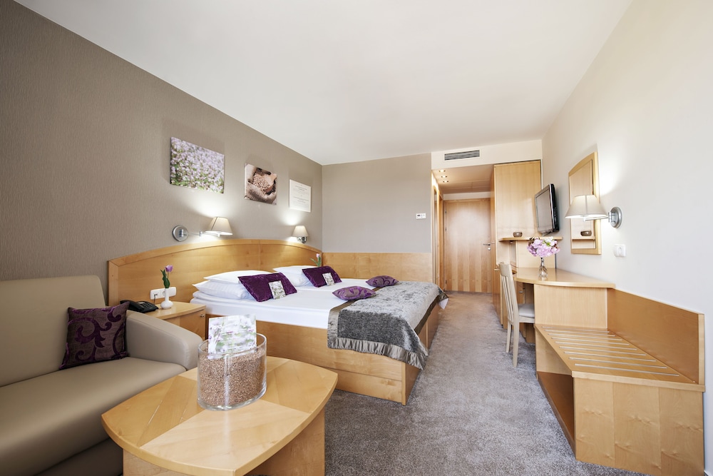 Standard Double Room - Photo 3