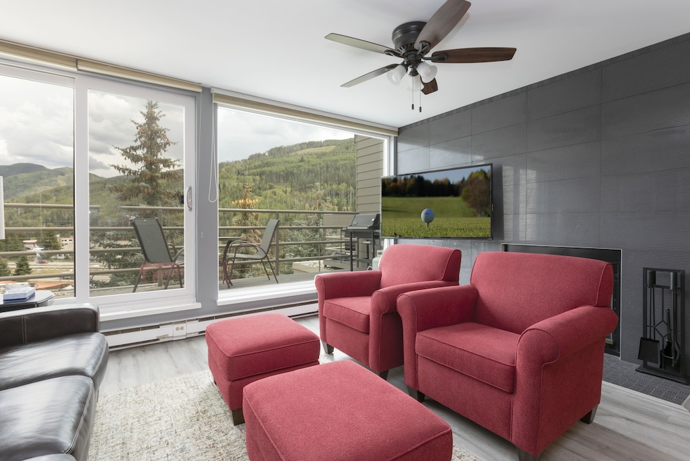 Condo, 2 Bedrooms