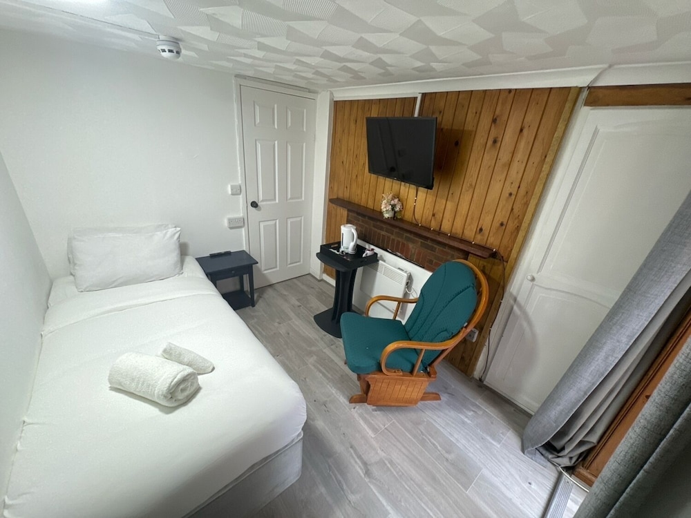 Standard Single Room, Ensuite photo 2