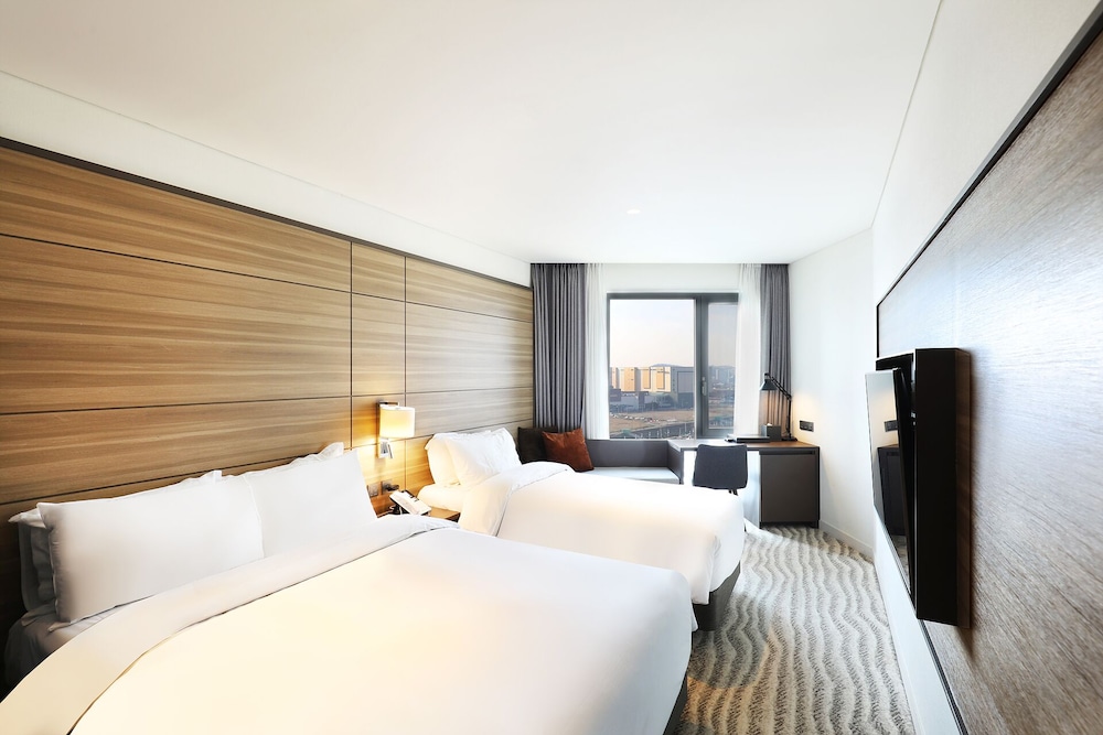 Premier Family Twin (Complimentary Pool Access for 3) - Photo 1