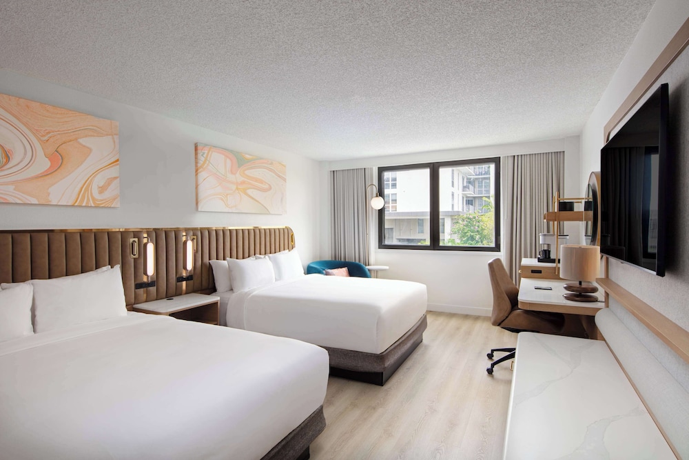 Deluxe Room, 2 Double Beds (Poolside) - Photo 3
