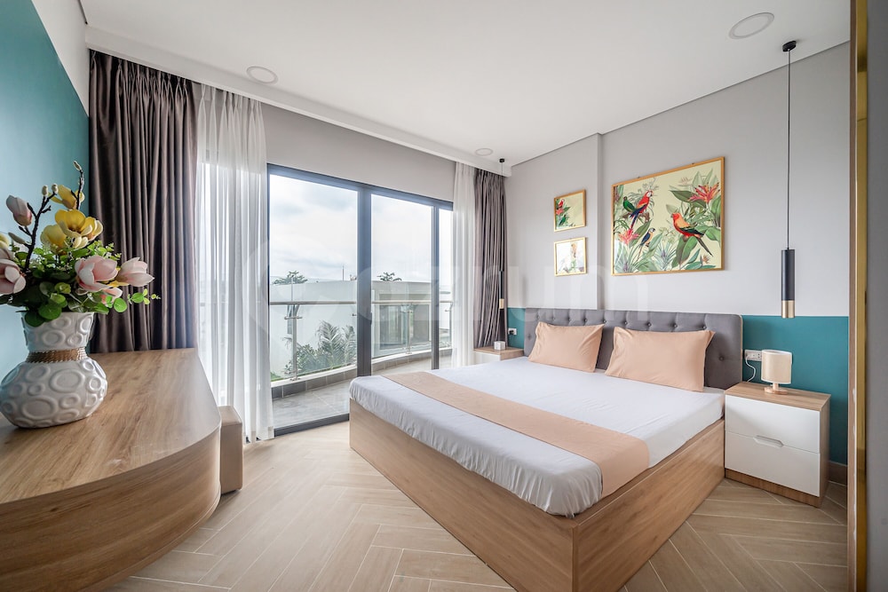 Panoramic Condo