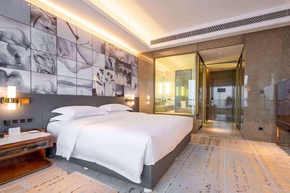 Superior Room, 1 King Bed, Non Smoking photo 1