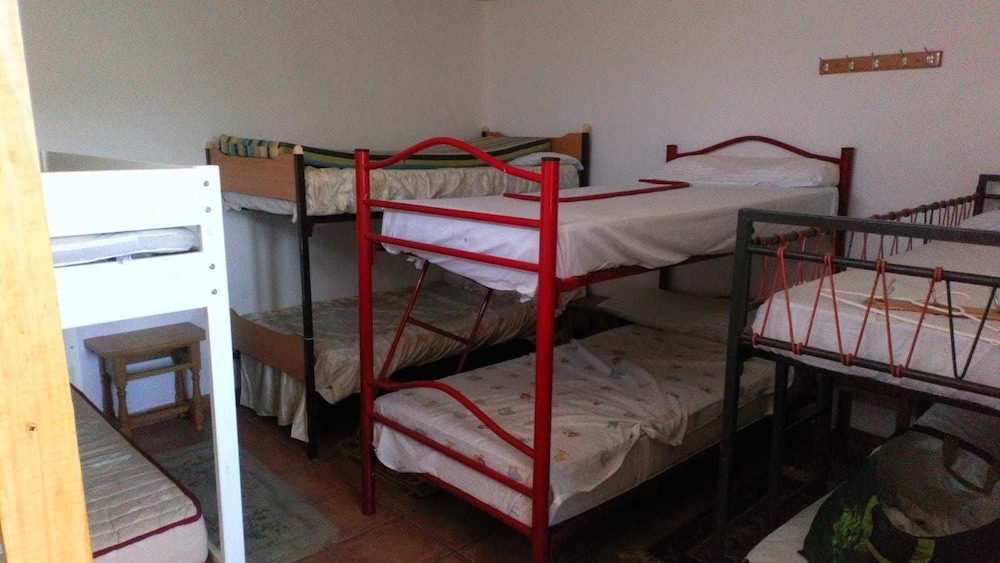 Dormitorio compartido, baño compartido (1 cama en un dormitorio de 8 camas)