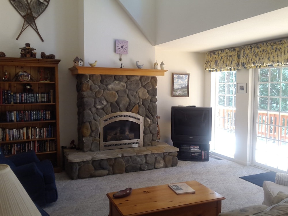 Cabin, 3 Bedrooms photo 2