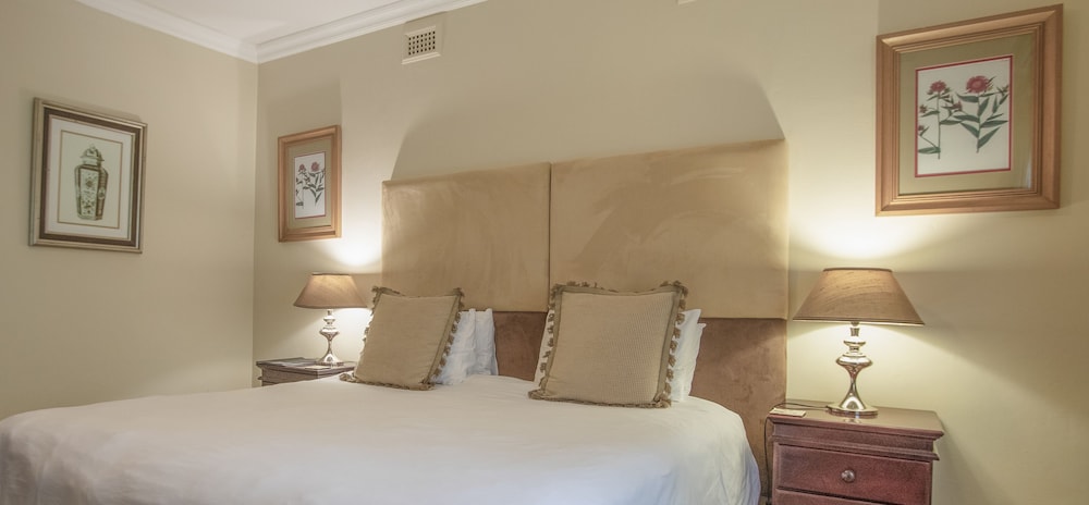 Deluxe Double or Twin Room, 1 King Bed photo 2