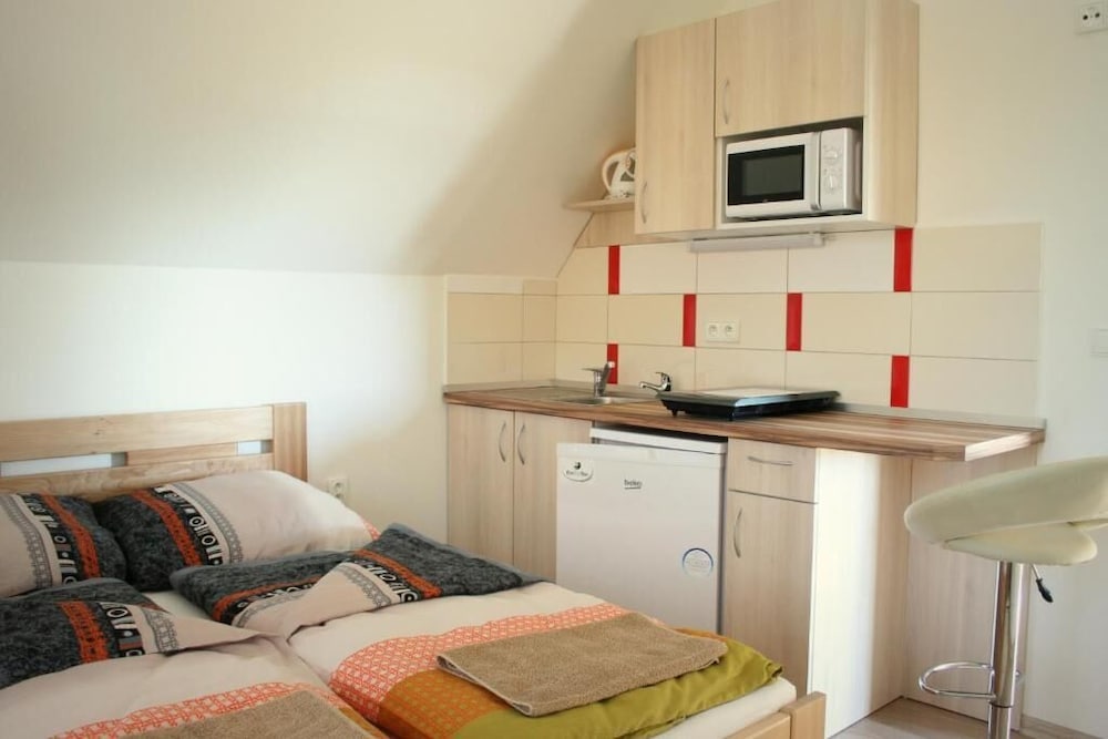 Apartment, 1 Bedroom, Kitchenette, Garden View photo 1