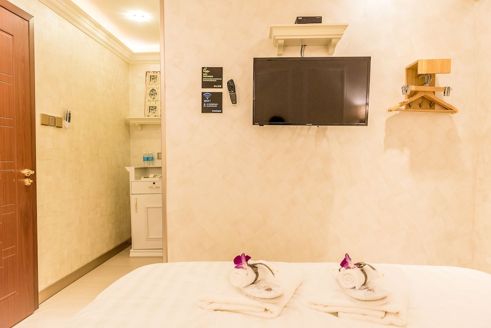 Deluxe Double Room (CJ 1) - Photo 11