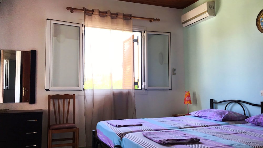 Superior Studio, 2 Twin Beds, Kitchenette