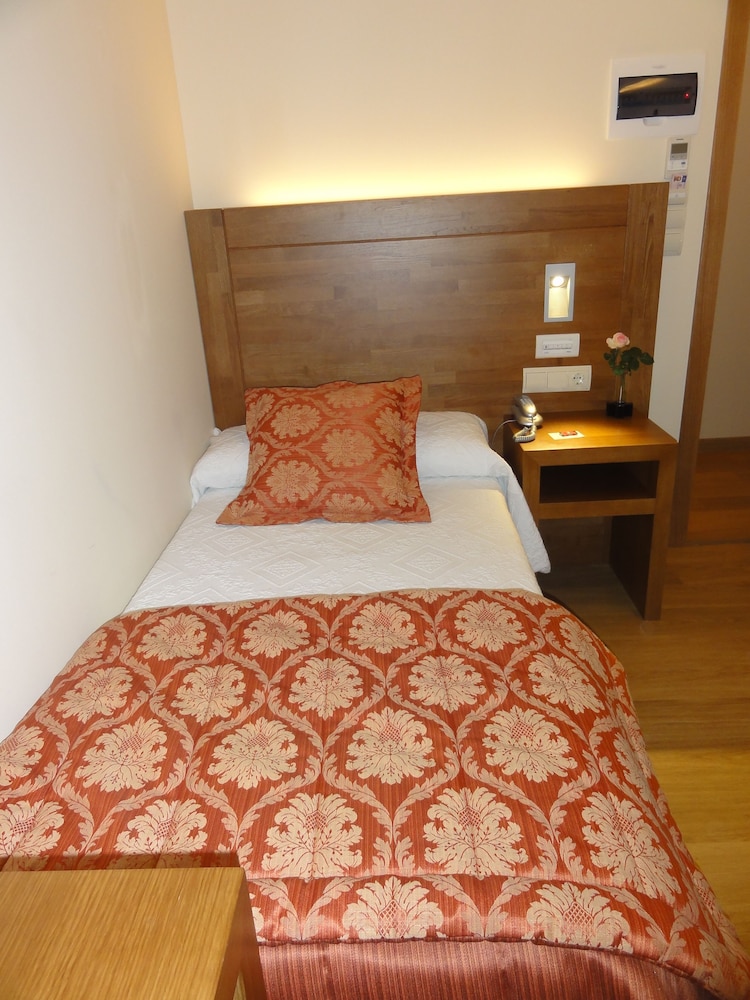 Single Room photo 2