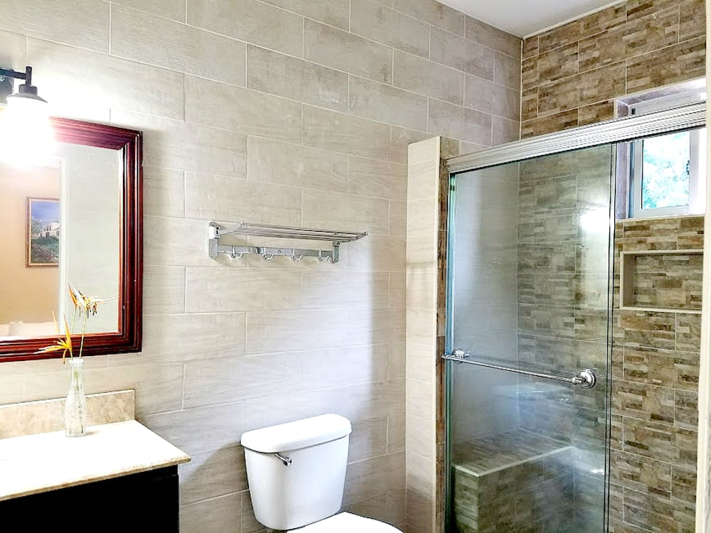 Traditional Room, 1 Queen Bed, Private Bathroom, Garden Area photo 3
