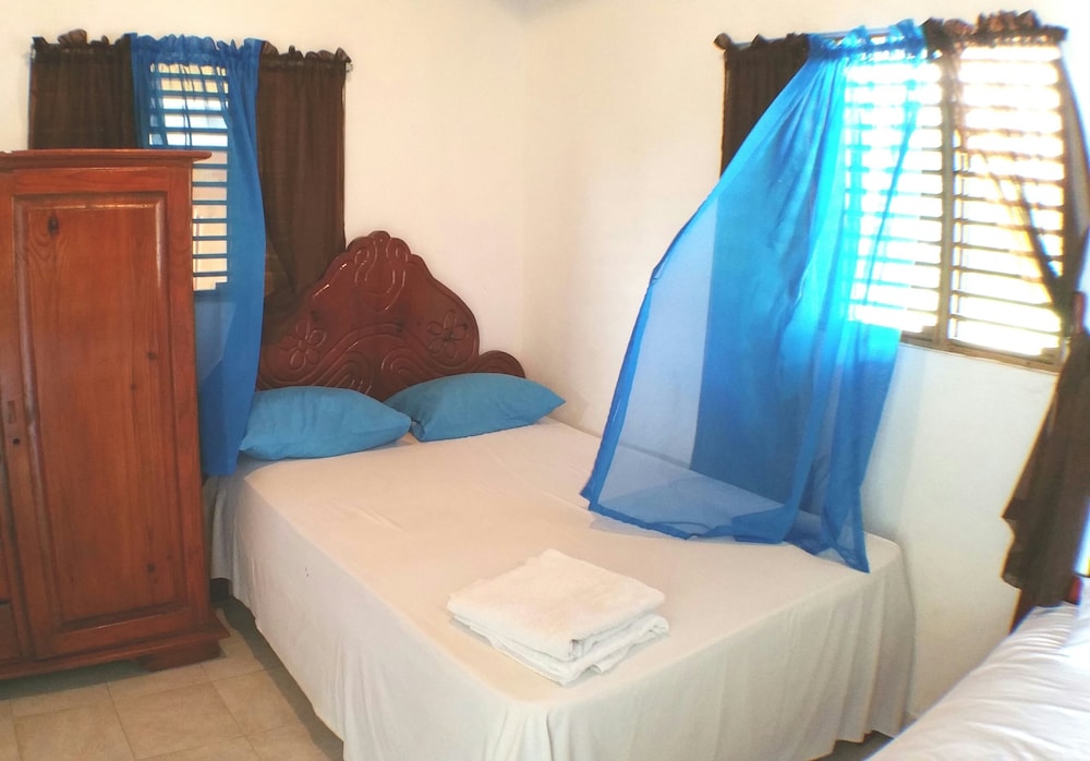 Quadruple Room with Air Con photo 2