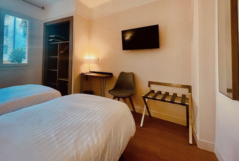 Budget Twin Room photo 2