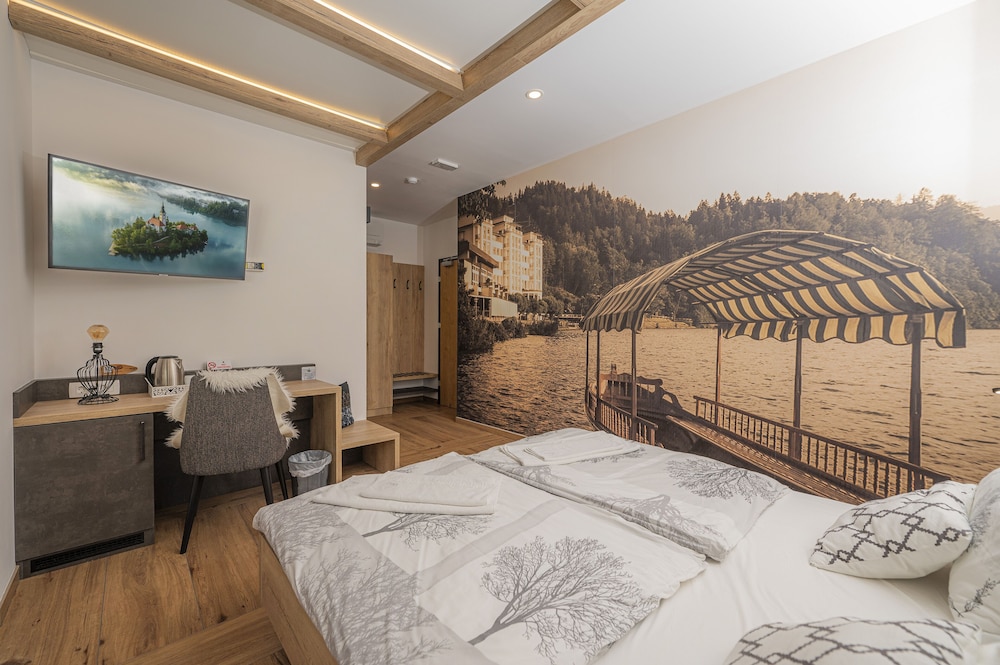 Comfort Double Room, 1 King Bed, Ensuite, Ground Floor photo 3