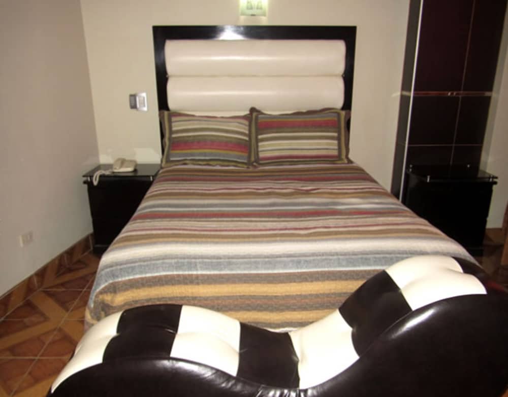 Double Room, Multiple Beds, Non Smoking photo 2