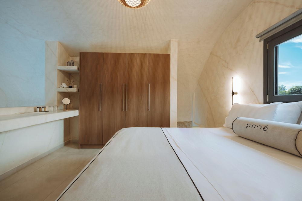 Maisonette Suite with Private Heated Pool & Sea View